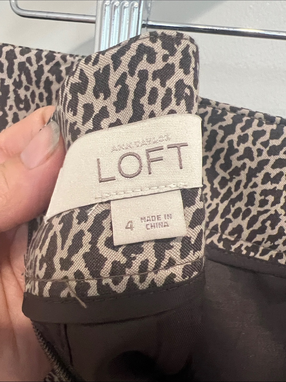 LOFT Beige and Black Animal-Print Pencil Skirt womens 4 - Picture 3 of 5